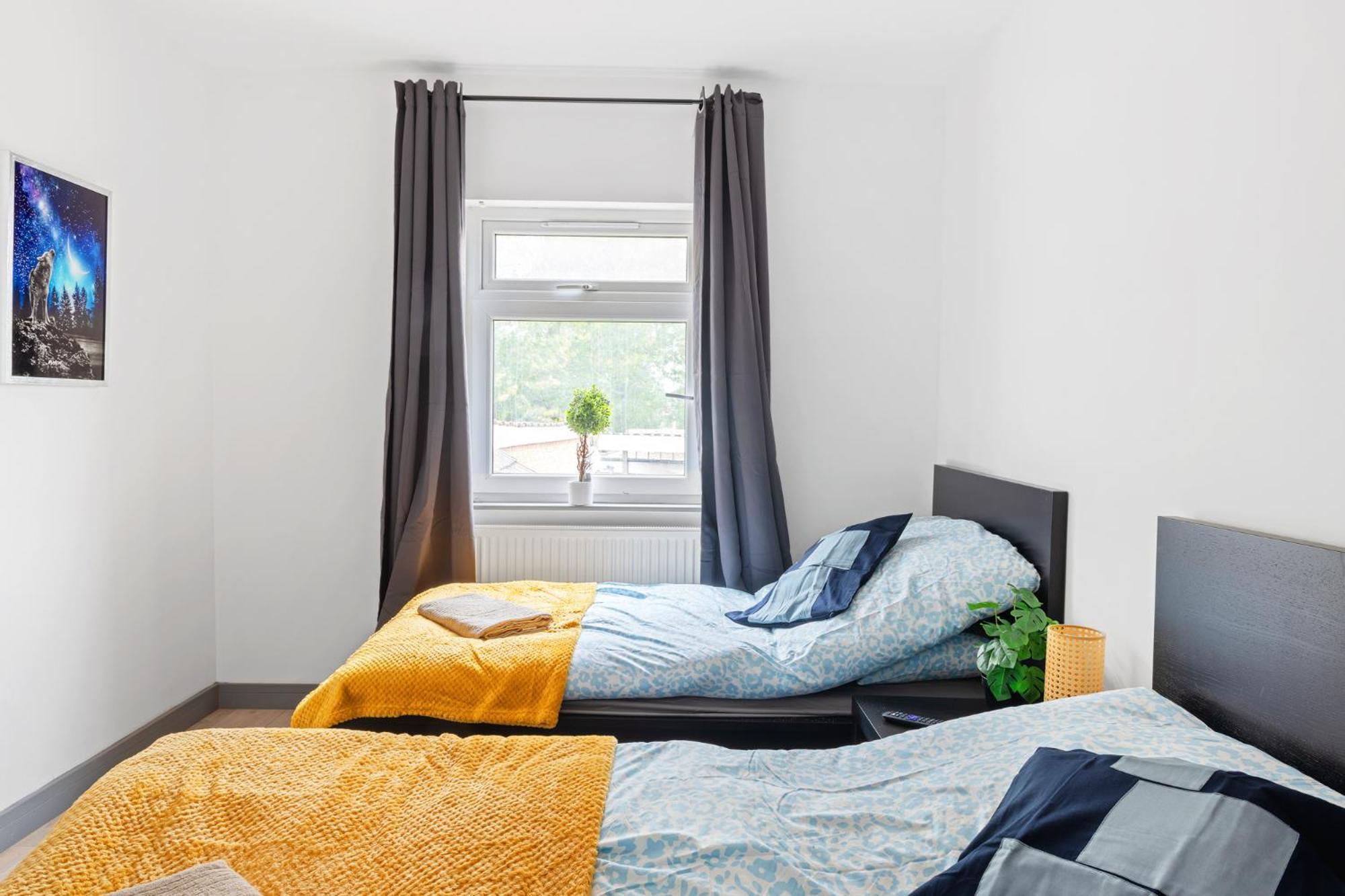 Stanion Luxurious 3 Bedroom Modern House Northamptonshire, Double, Twins, Single, Free Parking, Free Wi-Fi, Pets, Up To 8 Sleeps, 4 Smart Tvs 科比 外观 照片
